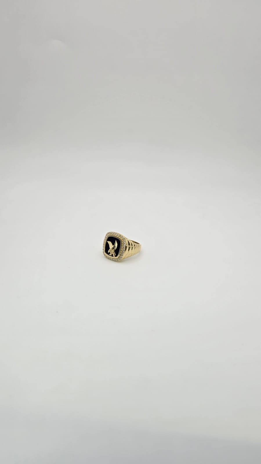Anillo onix aguila 10k Size 10 Weight 6.54
