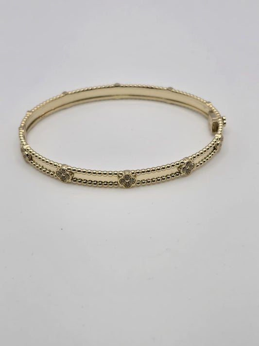 Manilla trebol piedra 10k Size 17 Weight 9.75