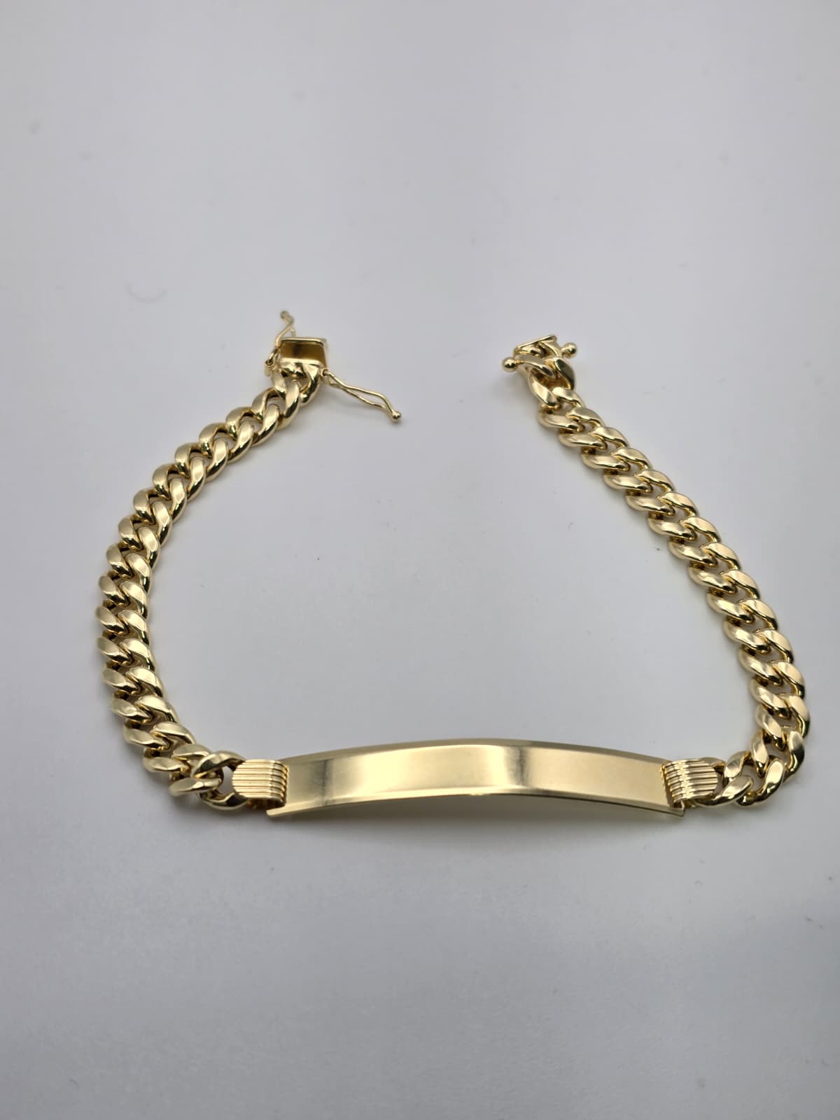 Manilla id semisolida 10k Size 7x4 Weight 3.82
