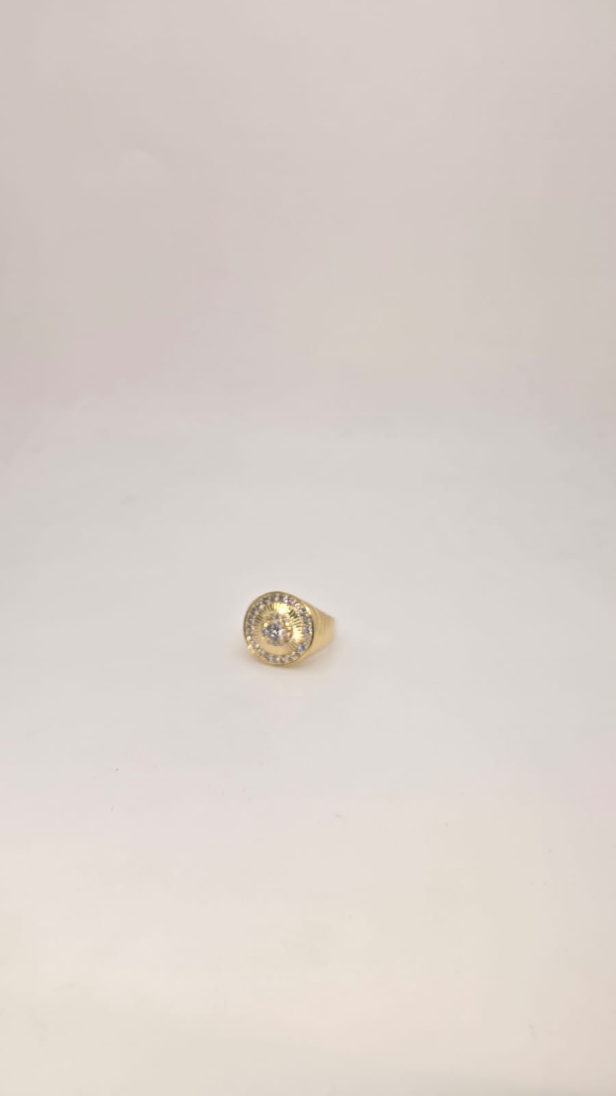 Anillo 10k blanca redonda Size 10 Weight 7.25