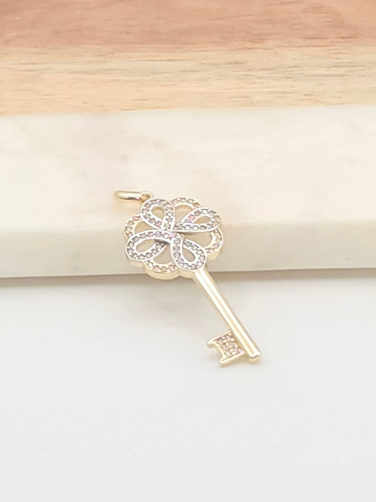 Dije llave 10k Size 3.5mm Weight 2.92