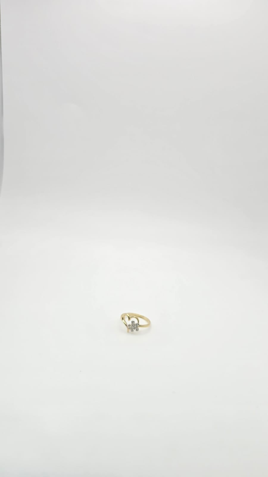 Anillo cora con flor Size 7 Weight 1.84