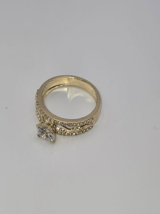 Anillo women comprom 10k Size 7 Weight 3.25
