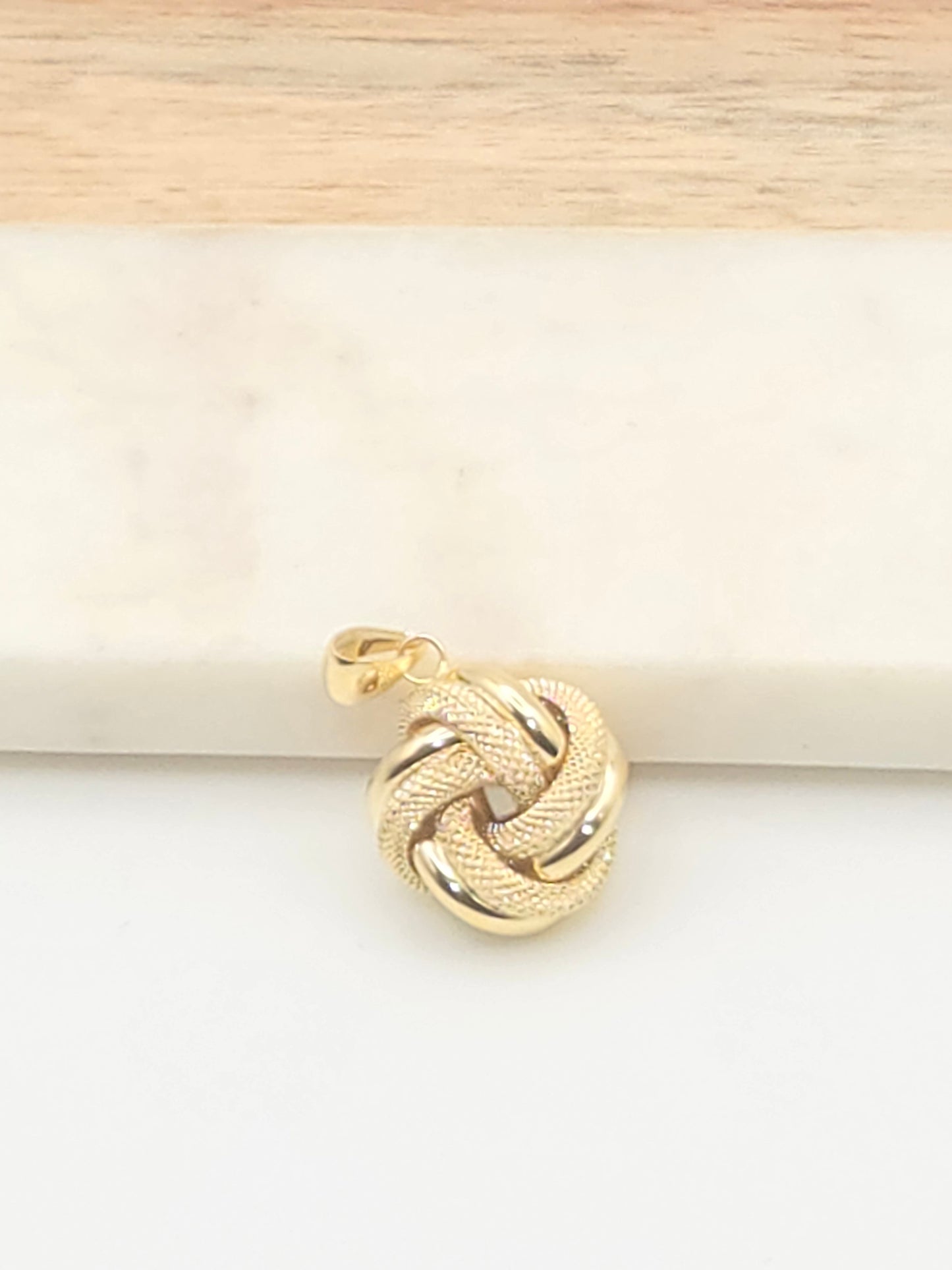 Dije nudo 10k Size 1.5cm Weight 1.43