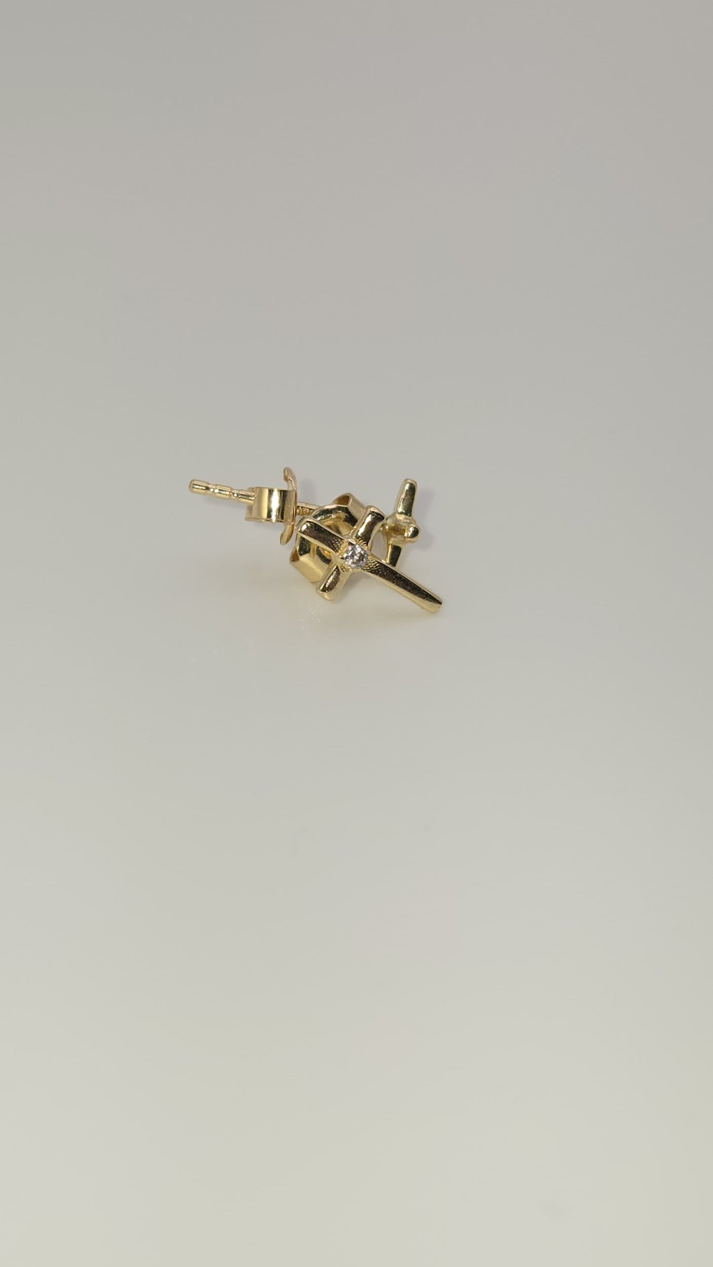Aretes cruz small 18k Size 1cm Weight 1.1
