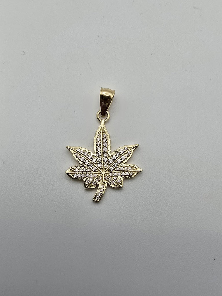 Dije mariguana 10k Size 18 Weight 1.6