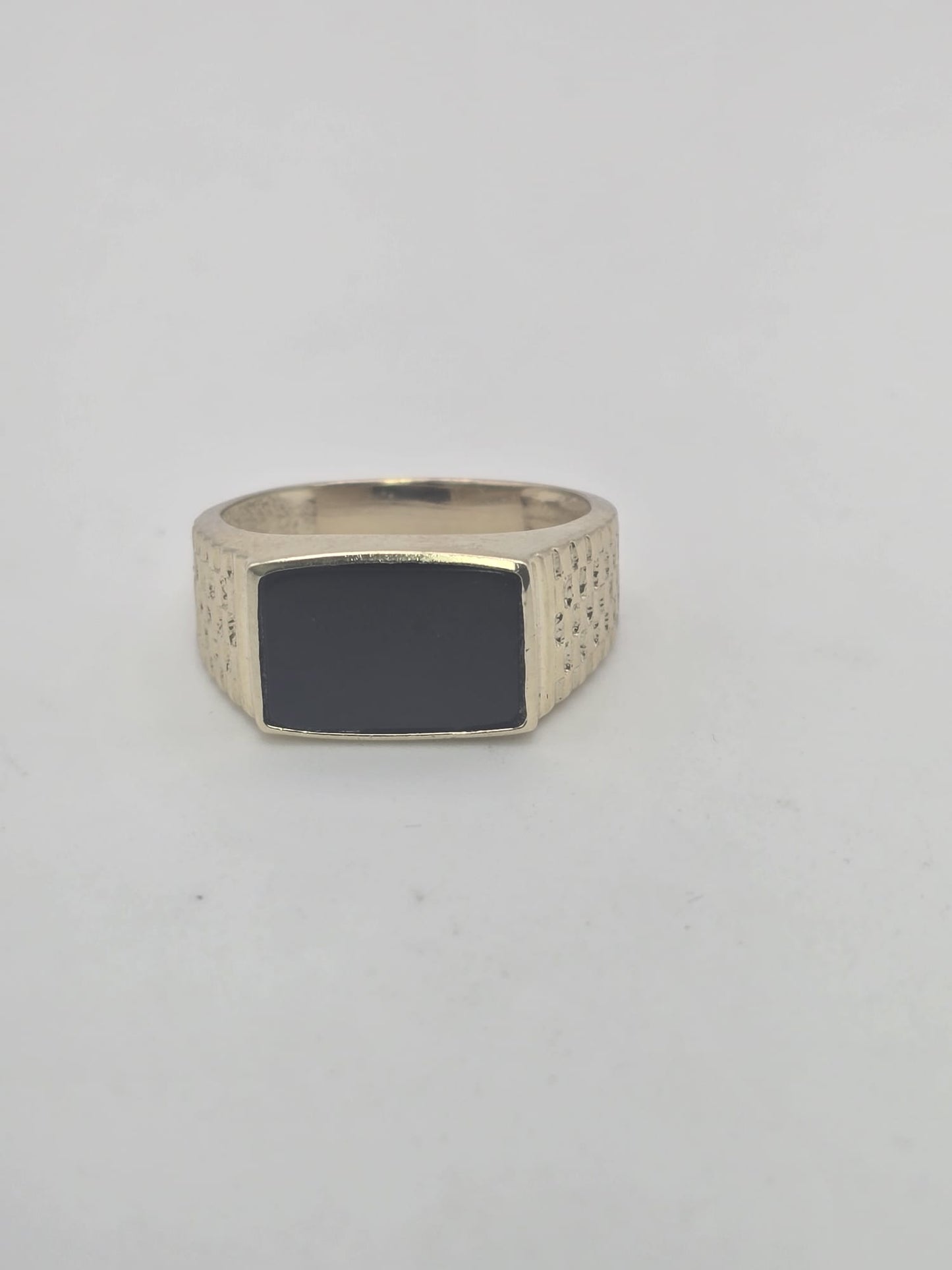 Anillo ita onix 10k Size 11 Weight 6.33