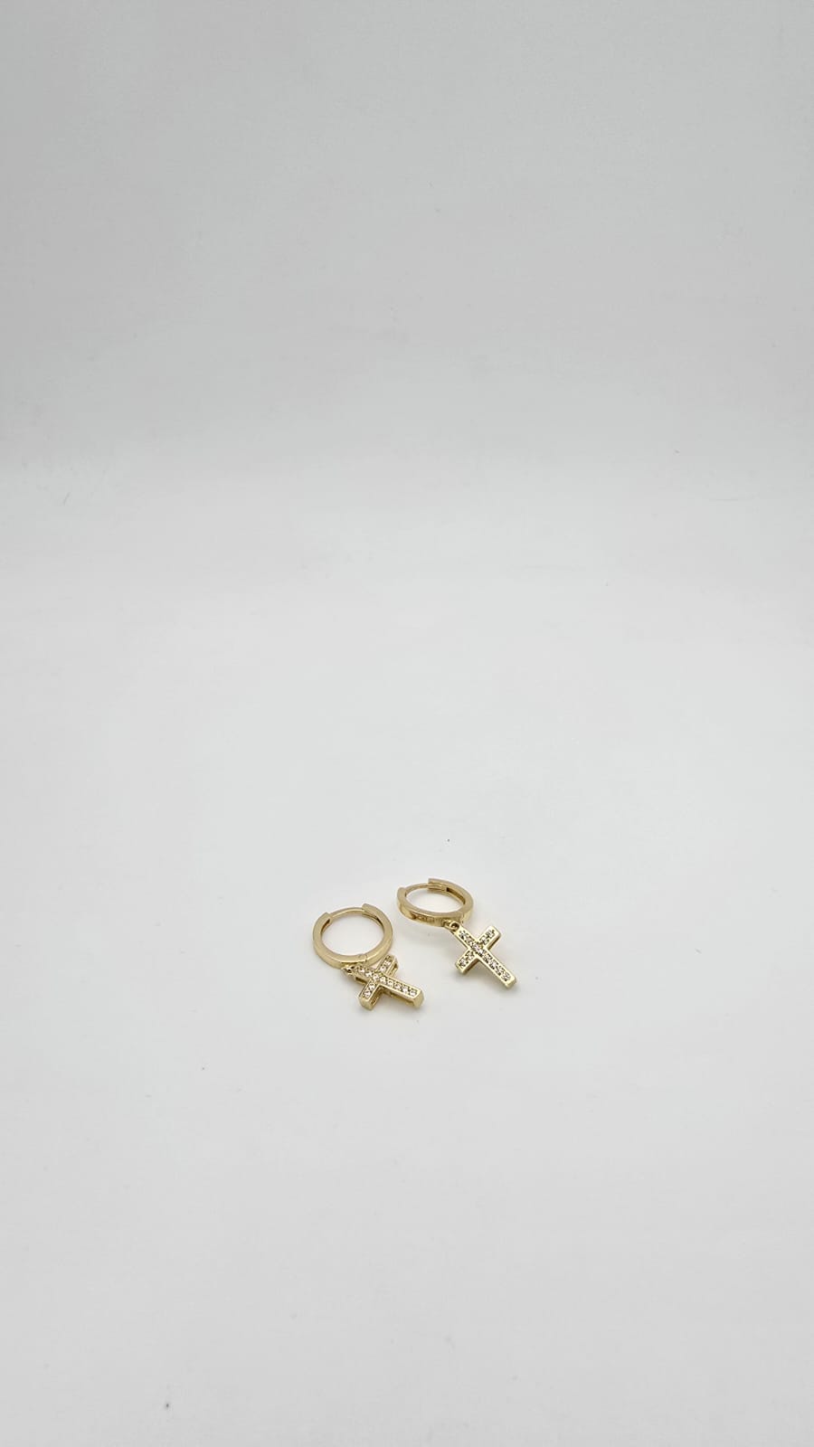 Aretes argollas cruz 10k Weight 2.60