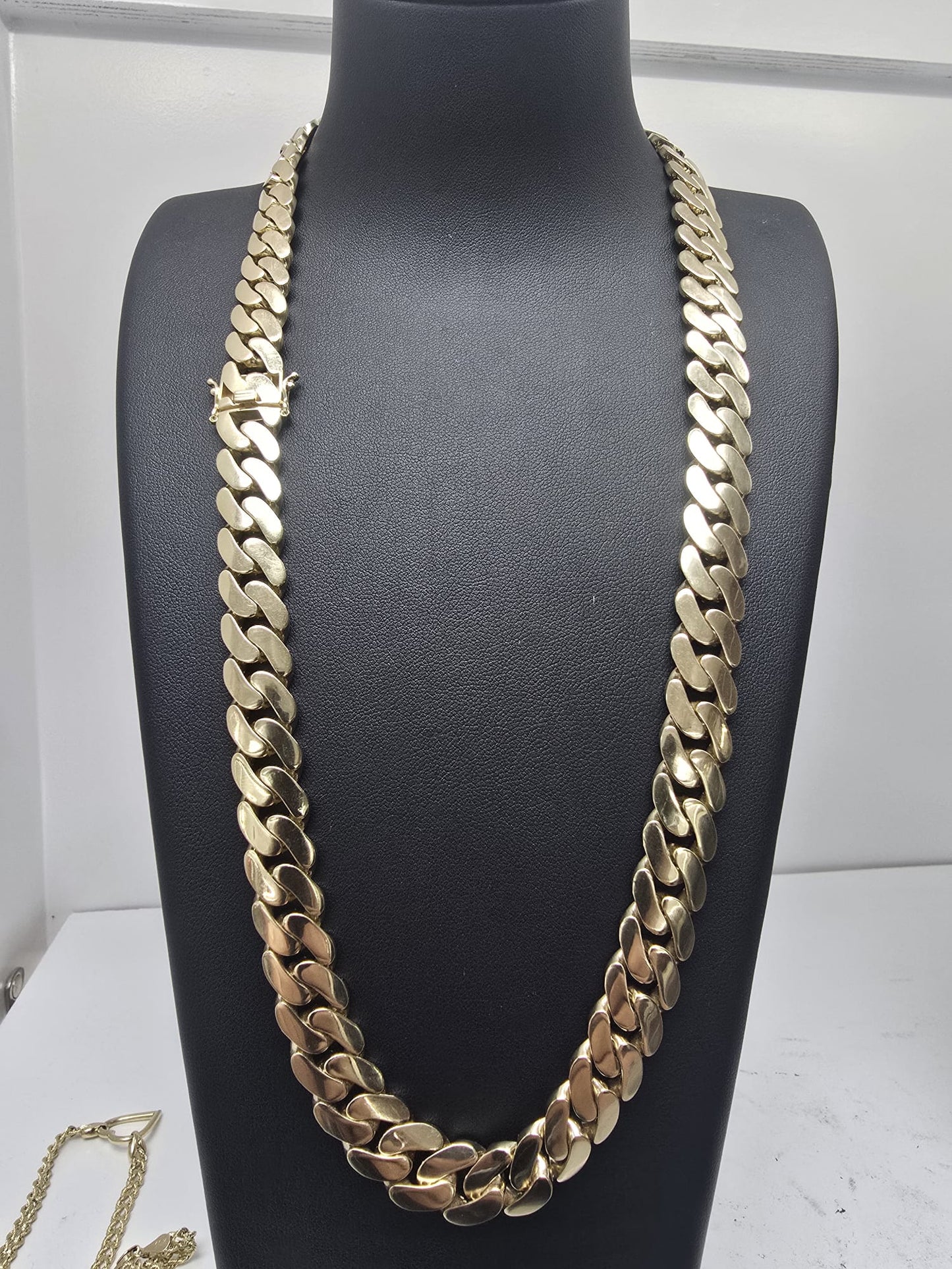 Cadena cuban semi 10k Size 16x5 Weight 16.50