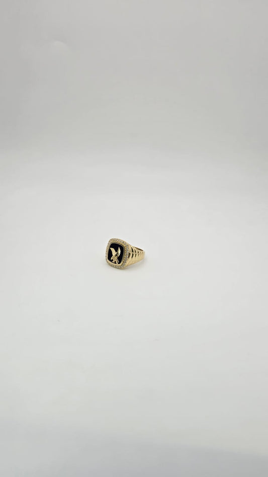 Anillo onix aguila 10k Size 10.5 Weight 9.22