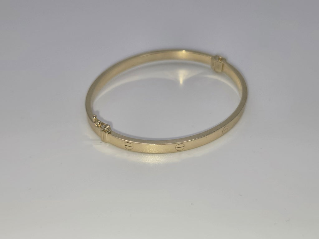 Manilla tornillo fino 10k Size 7 Weight 5.00