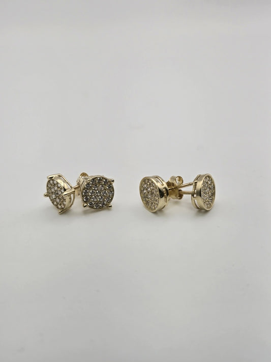 Aretes brillantes 10k Size s Weight 2.50
