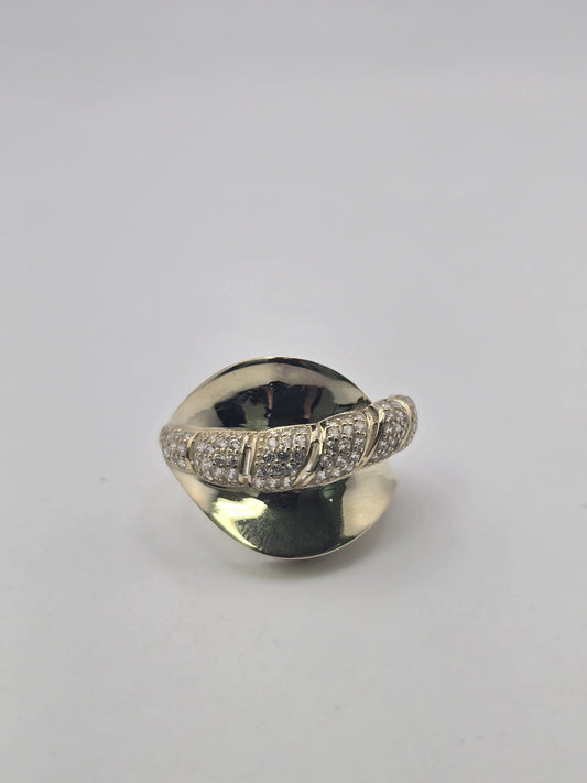 Anillo cobra piedras 10k Size 8 Weight 2.79