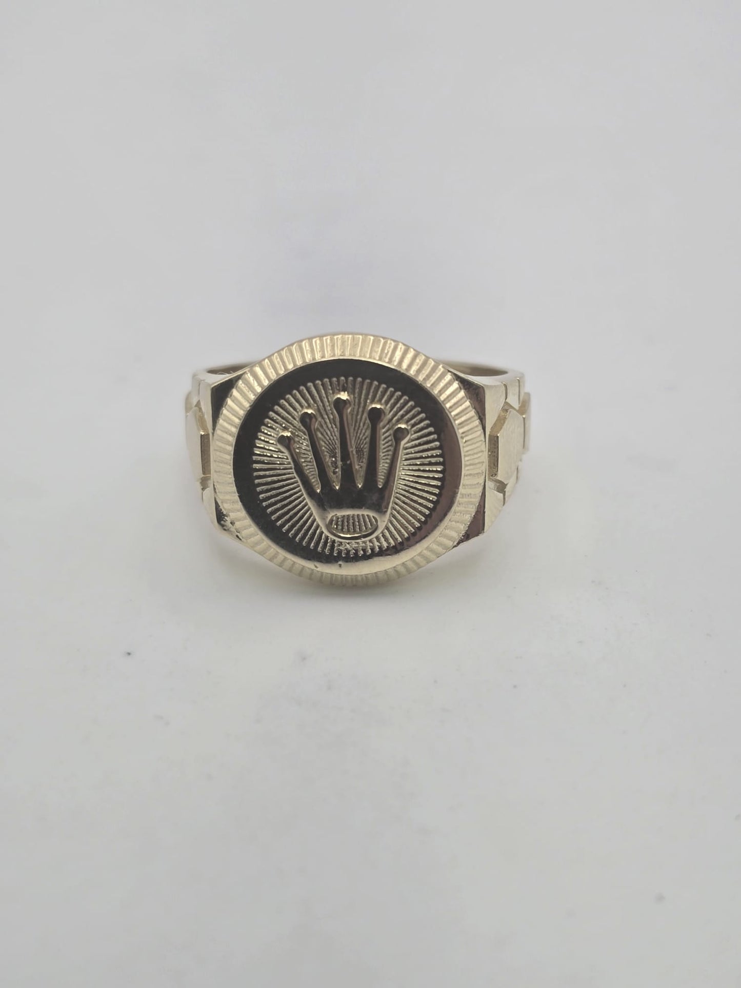 Anillo corona 10k Size 11 Weight 7.38