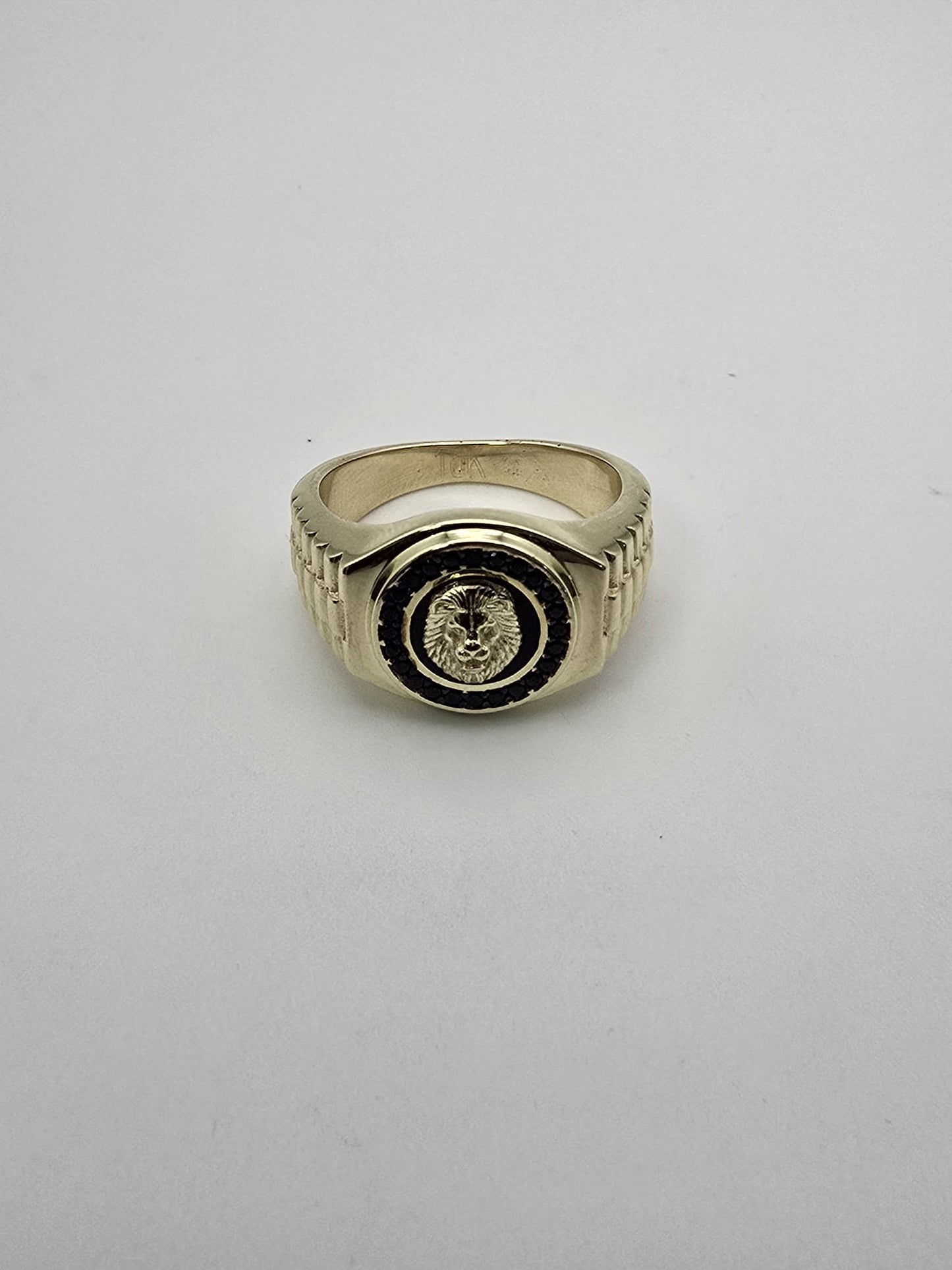 Anillo onix 10k Size 9.5 Weight 8