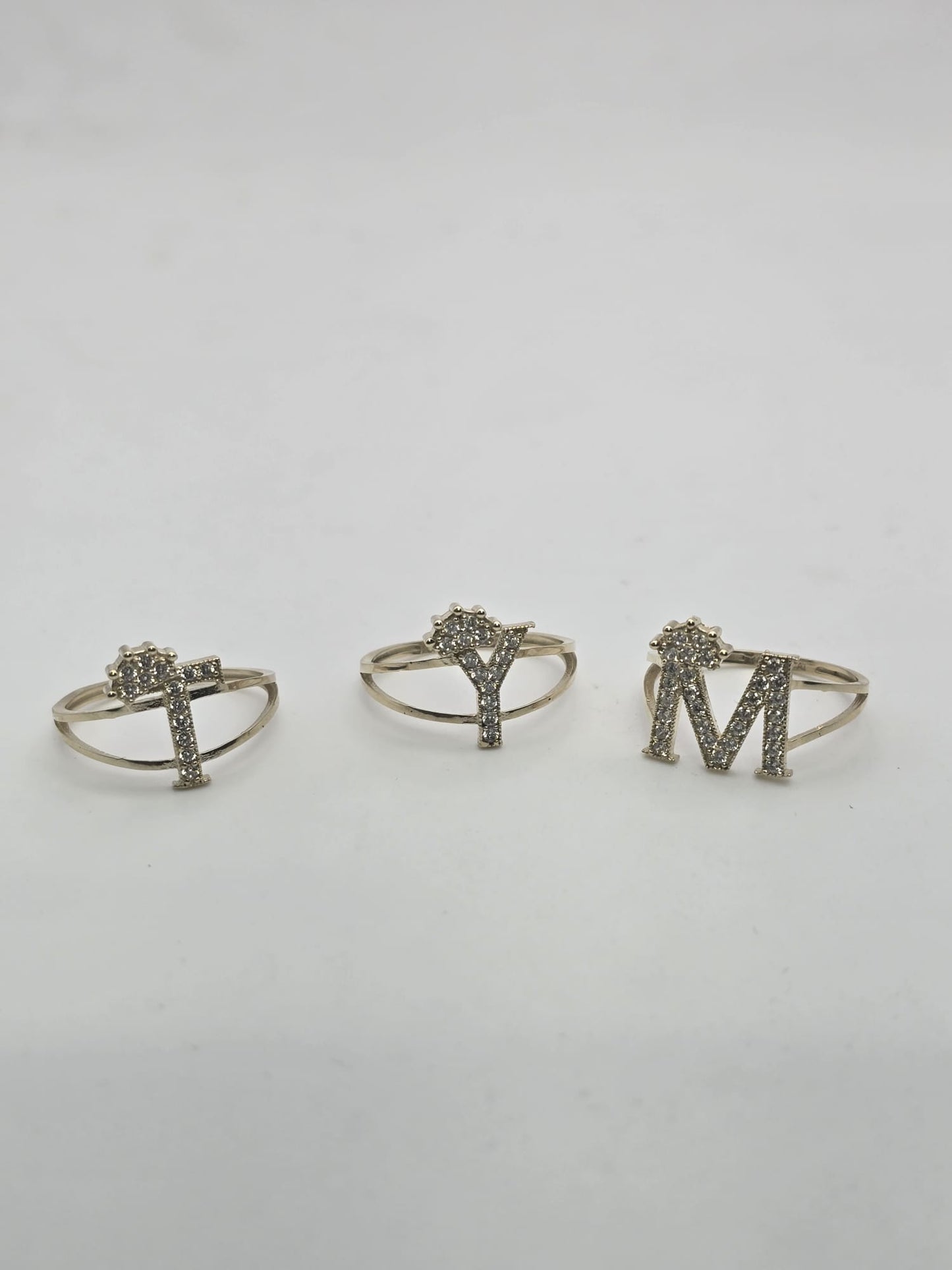 Anillo letras 10k Size 7 Weight 1.5
