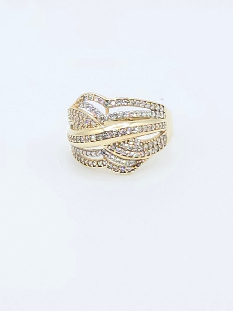 Anillo mujer 10k Size 8 1\2 Weight 3.26