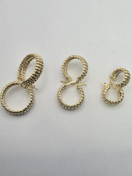 Aretes argollas princesa 10k Size 15.8/ 1 Weight 3.75