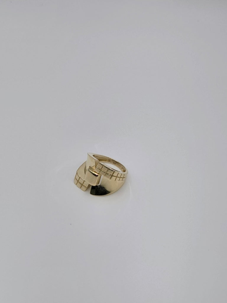Anillo cuadrado 10k Size 10 Weight 4.17