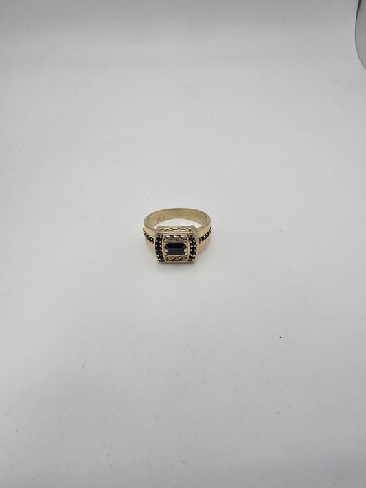 Anillo solido 10k Size 11 Weight 6