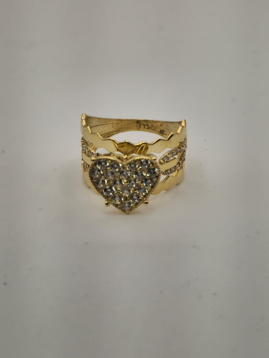 Anillo corazon 10k Size 7.5 Weight 3.11