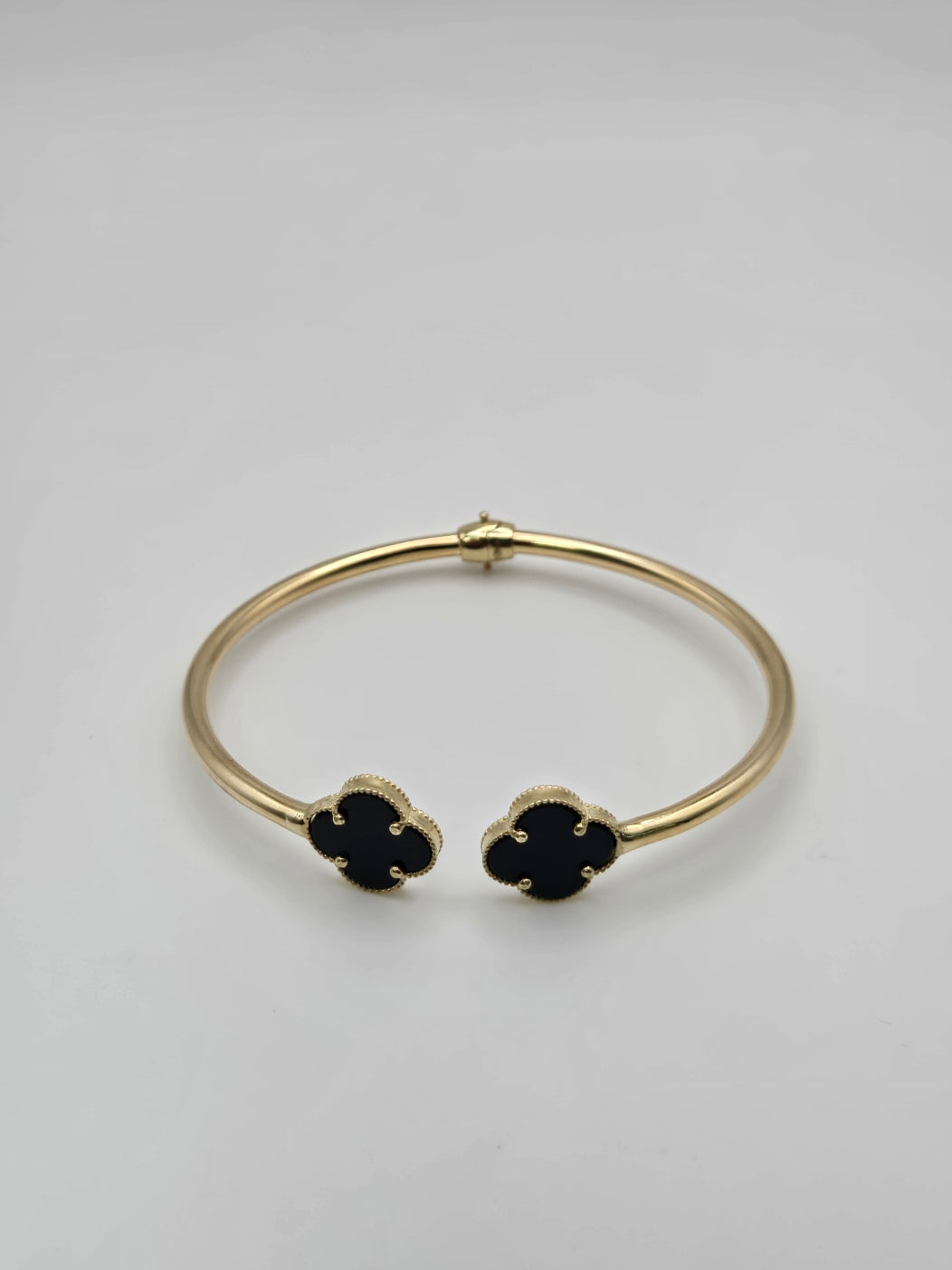 pulsera black clover 10k Size 7 Weight 8.01