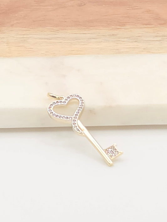 Dije llave corazon 10k Size m Weight 2.46
