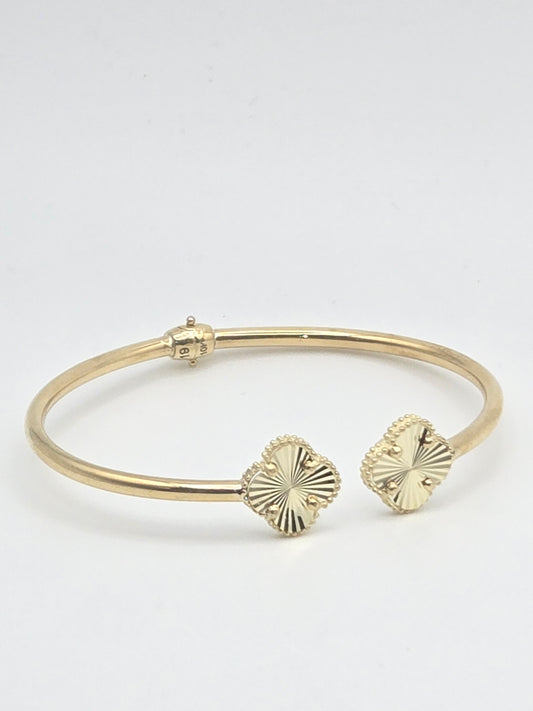 Manilla brazalete trebol 10k Size 8 Weight 8,92