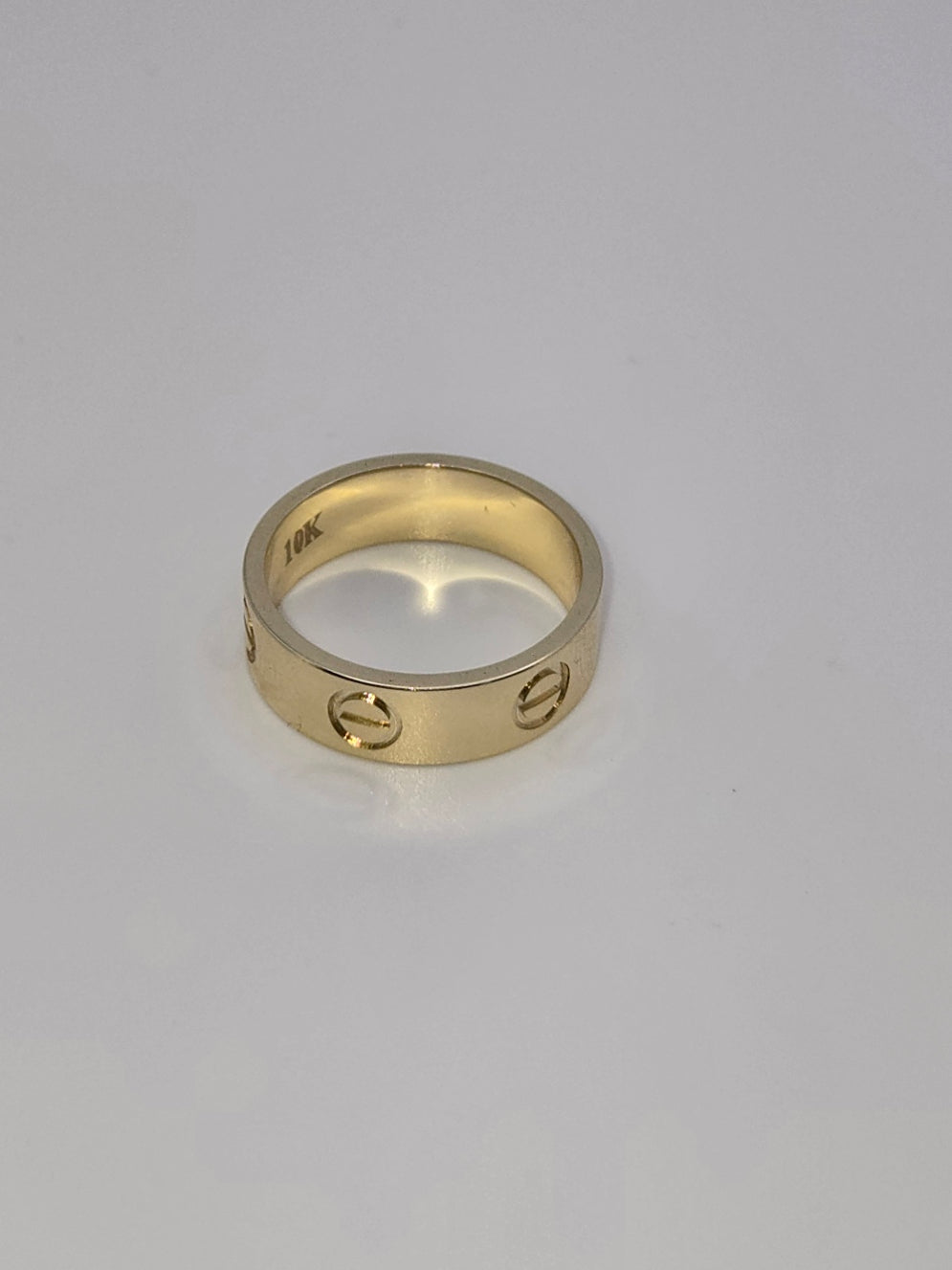Anillo alianza car 10k Size 7 Weight 3.33