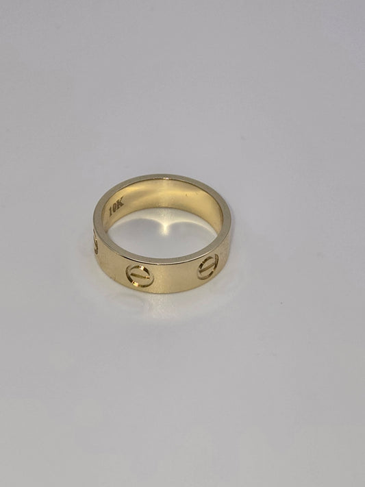 Anillo alianza car 10k Size 7 Weight 3.33