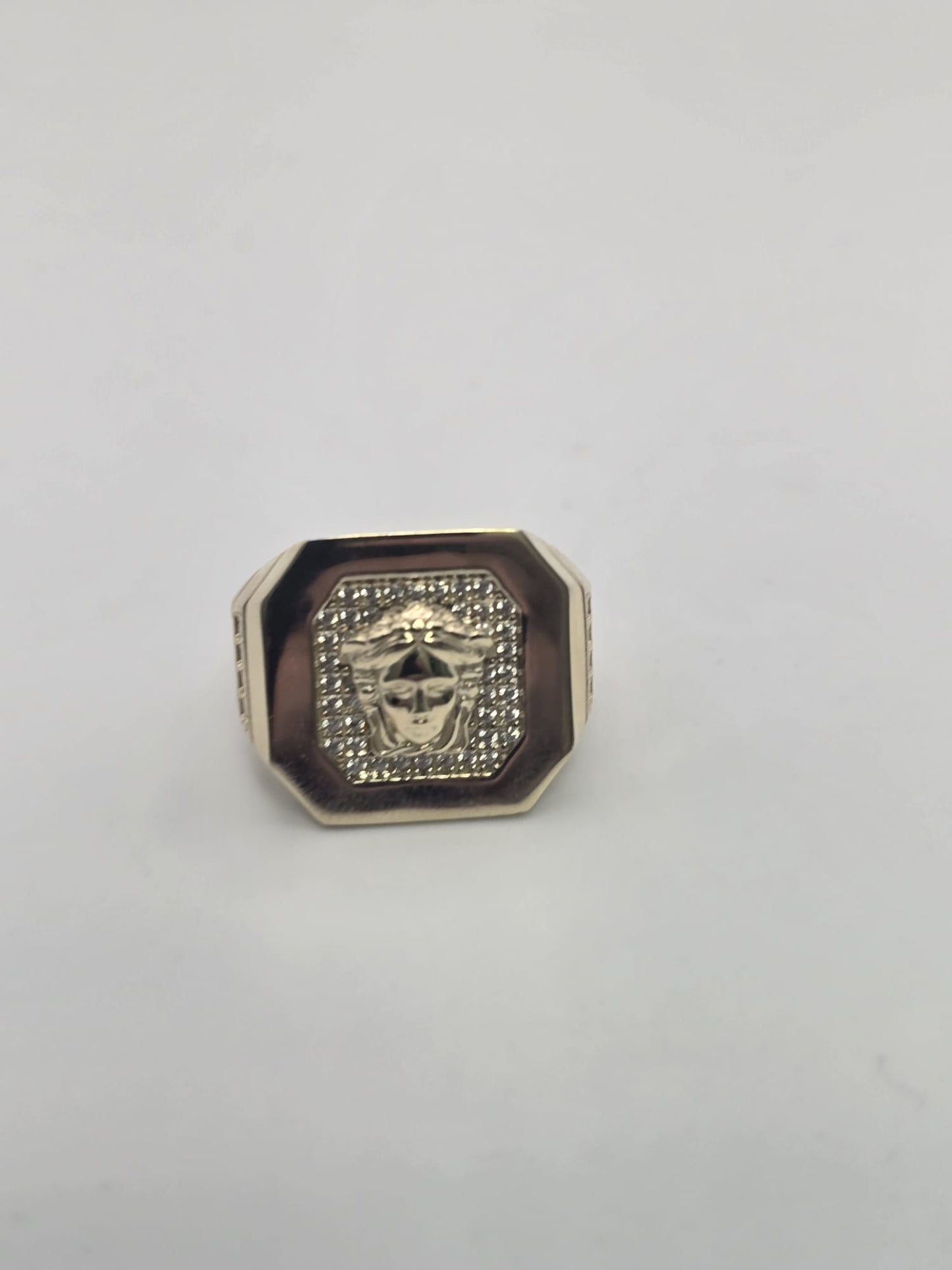 Anillo medusa 10k Size 11 Weight 7.70
