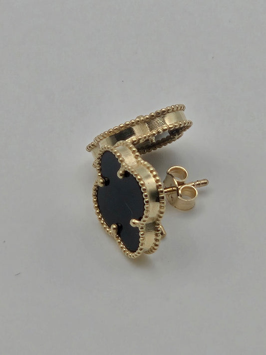 Arete trebol negro