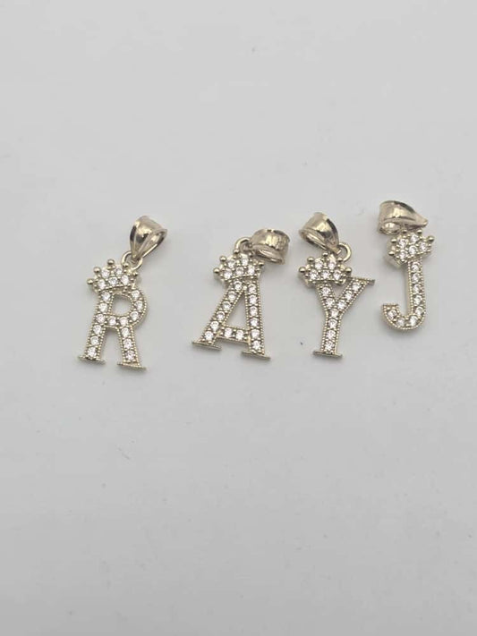 Dije letras 10k Size 13 Weight 1