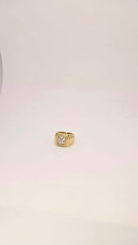 Anillo piedra blanca 10k Size 9 Weight 7.41